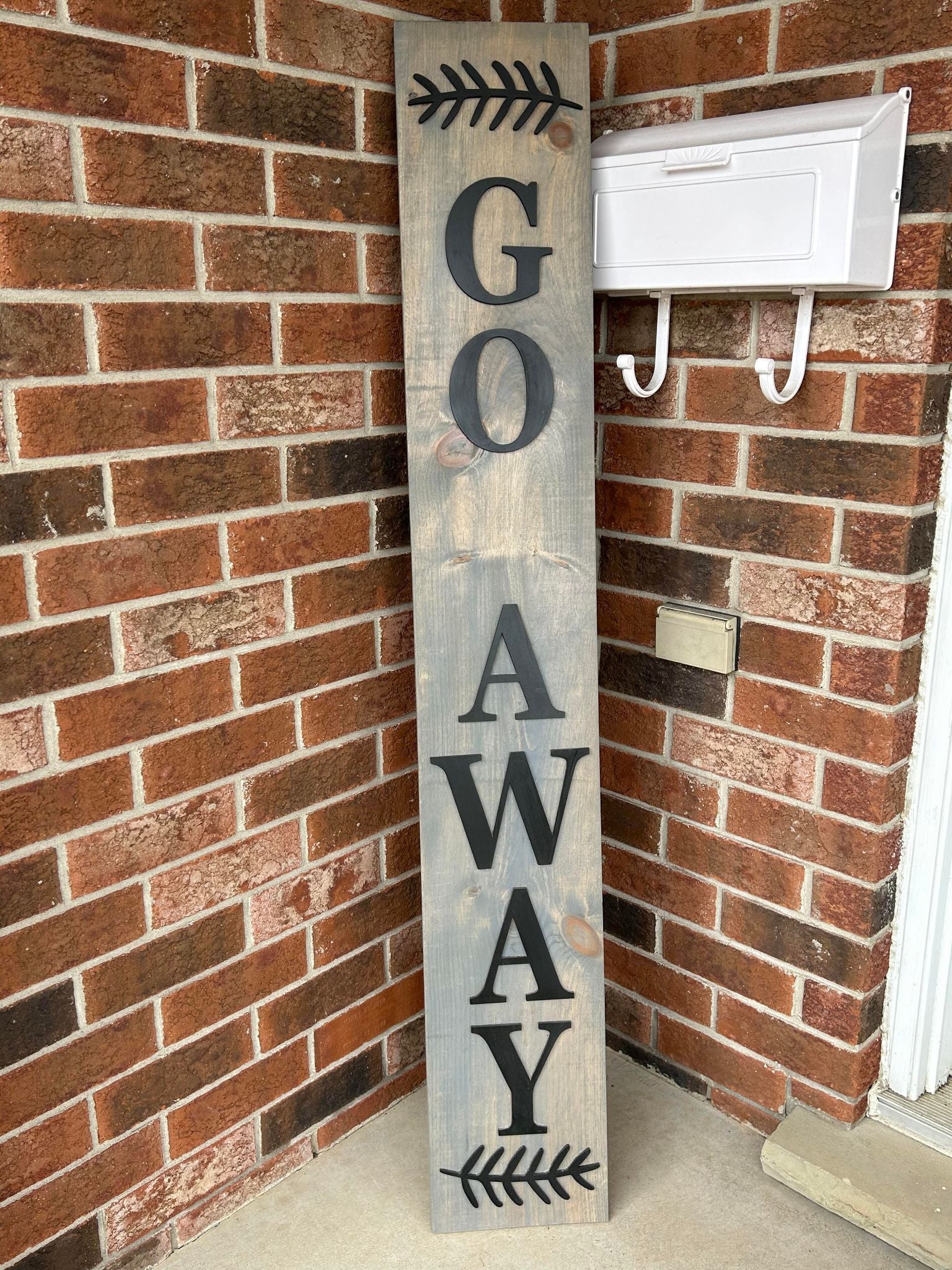 034-017 - 5ft x 9" Double Sided WELCOME/GO AWAY Pine Porch Sign - 3D - 2